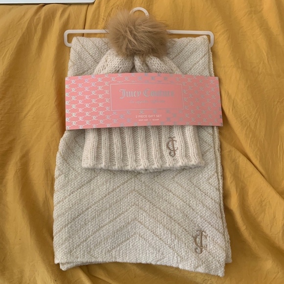 Juicy Couture Hat/Scarf Set - Picture 1 of 3